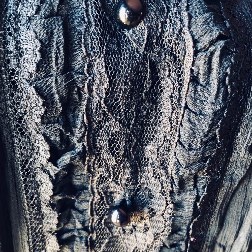 👏🏻Ladies semi sheer short sleeve blouse 👏🏻👏🏻